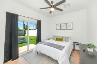 New Home in Down Town Gilbert-Heated Pool, Fire Pits, BBQ