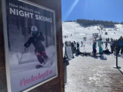 Jackson’s Hideaway, walk to ski shuttle!