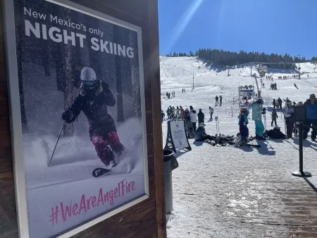 Jackson’s Hideaway, walk to ski shuttle!