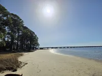 Hideaway Beach Cottage on waterfront with amazing views.