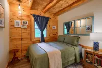 Cozy Casa Carezza Log Cabin, Logan, Ohio, Pet Friendly, Sleeps 6