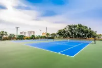 Walk to Florabama from Renovated Ground Floor 2Bd-2Ba w/ Pickleball, Boat Slips