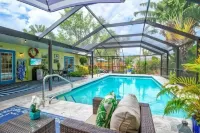 Welcome to "Casa Amarilla" Hotels near Palm Plaza Shopping Center