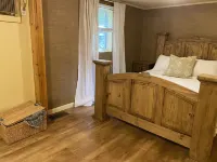 Charming & Pet Friendly! Cabin in Iuka MS- near JP Coleman State Park