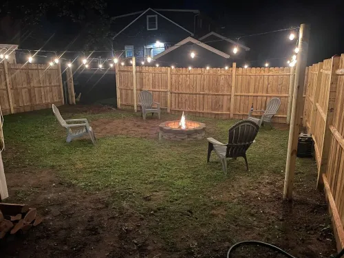 Cozy 2 bedroom home, Fast WIFI, Free Parking, BBQ
