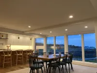 Ocean front, quiet remote area minutes from Downtown York and Ogunquit - Homestays
