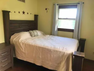 Harmony Hills -- 3 bedroom country home Hotels near St Mark's United Methodist Church