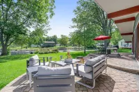 Luxury on the Lake: Southwest Michigan Retreat!