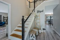 Tranquil Home with Pool sleeps 8
