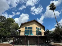 Stunning large 3-bedroom house in lovely Red Bluff with AC, WiFi Hotel dekat Rolling Hills Casino