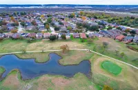 5-Bedroom Second Floor Unit. Golf View, Near at&T Stadium, Six Flags, & GP Epic