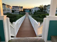 BEAUTIFULLY DECORATED ~ CLOSE TO THE BEACH ~ 5 BEDROOM/4 BATH