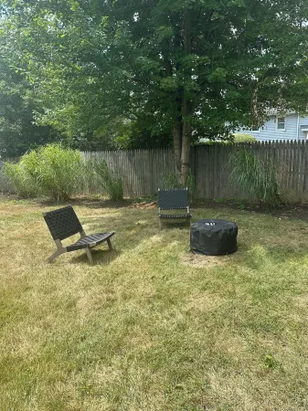 Spacious home in Red Bank; great for groups. 15 mins to Sandy Hook or Sea Bright