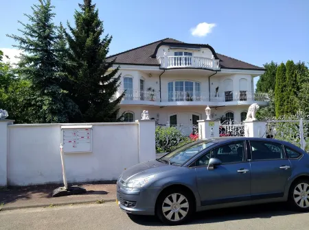 Homburg University, very nice, quiet place Отели в г. Саарпфальц