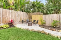 "La Casa Delmar" Heated Pool! Close to Beaches and 5th Ave.