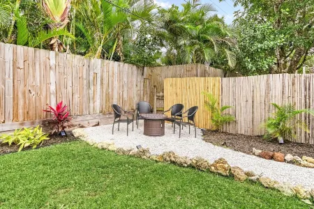 "La Casa Delmar" Heated Pool! Close to Beaches and 5th Ave.