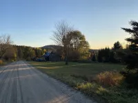 Colorful Farmhouse just minutes from East Burke, Kingdom Trails and Burke Mtn