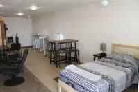 Traveling Nurses, Construction Workers Dream for 30 Nights or More