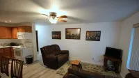 Easy Street Hideaway: Daylight Basement Unit