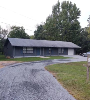 D and T Retreat. Beautiful home near lake Ouachita, hiking, crystal mines. Twin Creek Crystal Mine附近的飯店