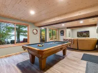 Sleeps up to 14. Stunning and spacious log cabin within 30 min of Brainerd. 모리슨 카운티 호텔