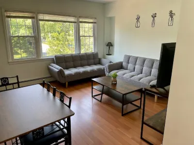The Village - Private apartment w/ parking 5 min walking