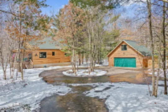 Private Modern Cabin with Hot Tub on 11 Acres - the Perfect up North Getaway