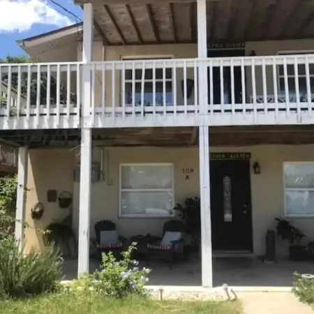 Beach Getaway - Upstairs