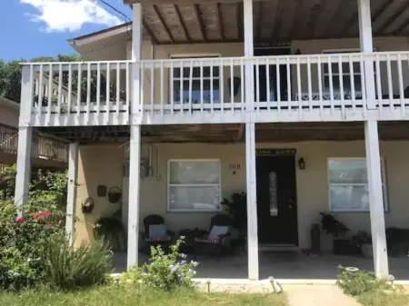 Beach Getaway - Upstairs