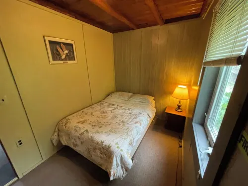 Cabin 2 'Waterfall' 2 BR, 5-6 pp, access to boats!