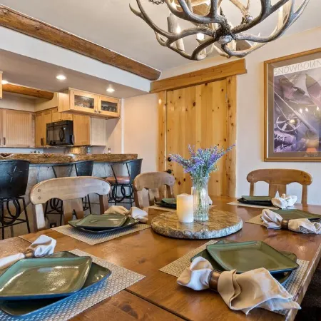Premier Scenic Lakefront Luxury - Ski Country in the Heart of Colorado