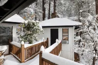 Luxury Cabin, Game Room, Firepit, Deck w/Mtn View, Trailer Parking & Family Time