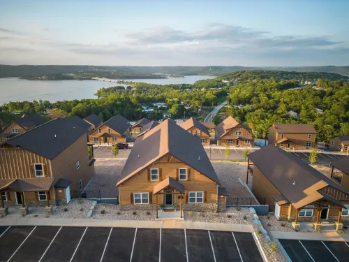 Bridgeview Lodge Overlooking Tablerock Lake Hotels in Ruth B Rural Township