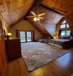 Timber Lodge on Large Wooded Lot mid Door County Hotels in Egg Harbor