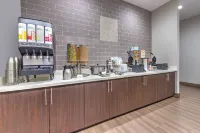 La Quinta Inn & Suites by Wyndham Tyler - University Area - breakfast