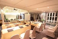 Zantiis Ndol Villas