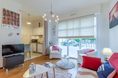 Warm Studio 100m from Place Morny and Port