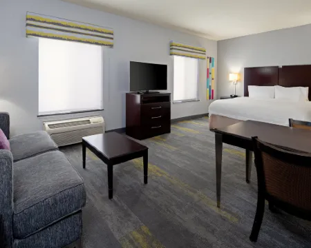 ハンプトン イン & スイーツ ベーカーズフィールド / ハイウェイ 58 カリフォルニア ベーカーズフィールドのホテル