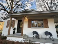 Newly Renovated 3 BR House-PERFECT Location, Walk to The Square! - 4-Star