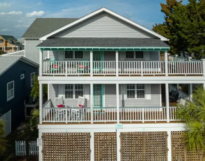 Classic Beach Cottage on Oceanside of Wrightsville Beach-Upper Unit Hotels near Lucky 13 Sportfishing