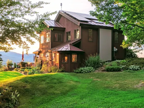 Mountain views, luxurious surroundings, nearby skiing, and a hot tub! Hoteles en Waitsfield