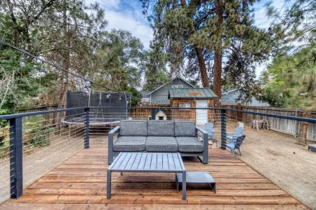 #1 Bend Retreat! Near All! Kid and Pet Friendly! Отели рядом с достопримечательностью «Государственный университет Орегон в Каскейдс»