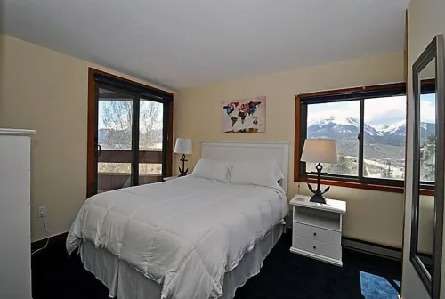 Amazing Mountain & Lakefront Views- Special!  1 FREE nite w/ 7 nite booking