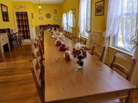 Charming Applebrook Historic Home - Mountain Views & Spacious Grounds Отели в г. Джефферсон