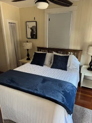 Cozy Carriage House near Mystic Hotels near Groton Beach & City Recreation