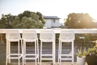 Stylish home to accommodate everyone. Only minutes away from town centre.