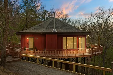 Available Thanksgiving-Firepit/Hikes/5 Wineries