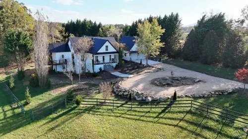 Luxury 7BR Equestrian Estate Farmhouse Near Tryon Equestrian Center/Lake Lure Hotels in Cooper Gap