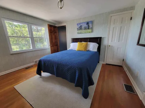 Charming retro house on University Ave, walking distance from WVU Stadium.