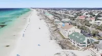 Dreamy Oceanfront Penthouse: Indulge in Luxury Spa, Panoramic Views & Beach Fun! - بوتيك
